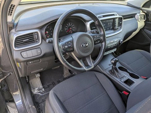 Used 2018 Kia Sorento LX image 10