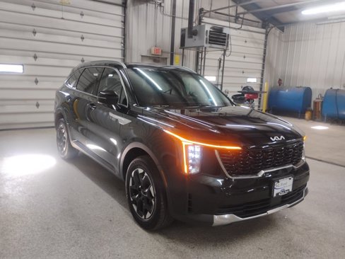 Used 2024 Kia Sorento S image 5