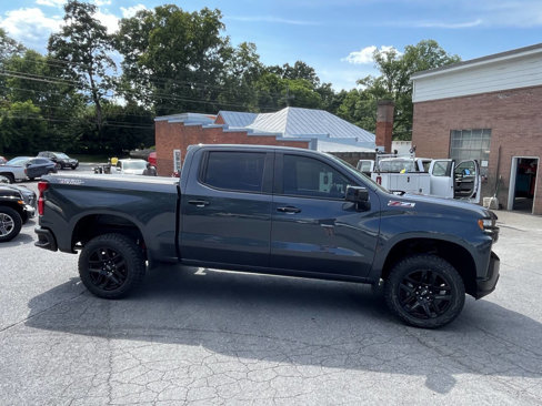 Used 2021 Chevrolet Silverado 1500 LT Trail Boss image 3