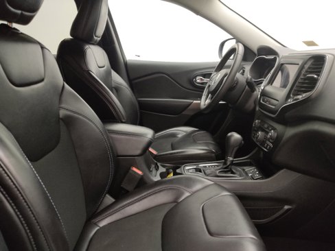 Used 2020 Jeep Cherokee Latitude Plus image 21