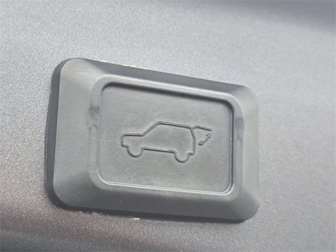 Used 2021 Toyota RAV4 XLE image 14