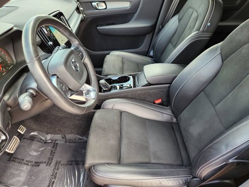 Used 2021 Volvo XC40 T5 R-Design w/ Advanced Package image 14