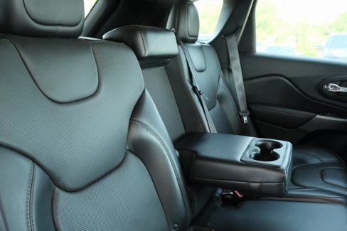 Used 2019 Jeep Cherokee Limited image 26