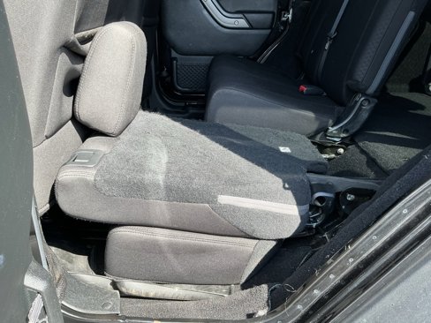 Used 2018 Jeep Wrangler Unlimited Sport S image 39