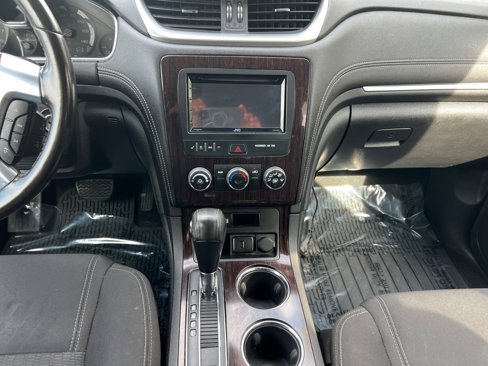 Used 2017 Chevrolet Traverse LT image 11