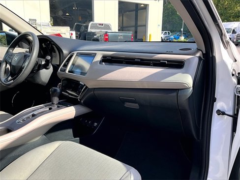 Used 2018 Honda HR-V EX image 17
