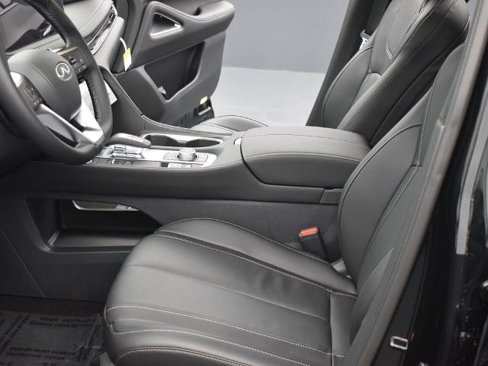 Certified 2025 INFINITI QX60 Sensory w/ Vision Package image 12