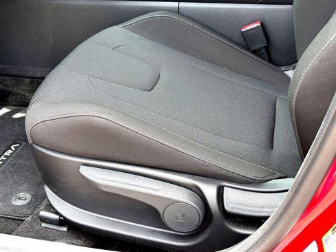 Used 2025 Hyundai Elantra SE image 13