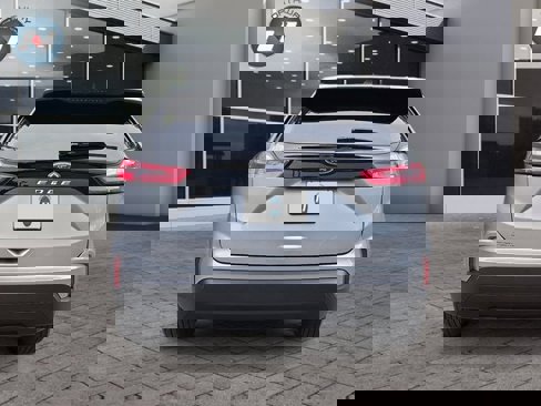 Used 2021 Ford Edge SE image 4