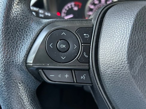 Used 2021 Toyota Corolla LE image 19