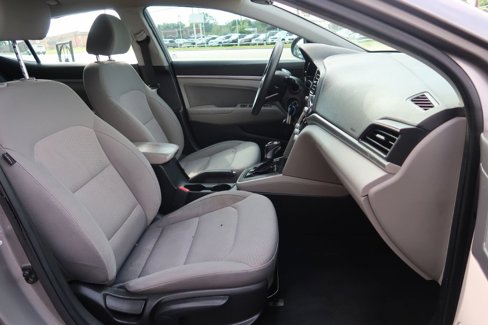 Used 2020 Hyundai Elantra SEL w/ Convenience Package (C2) image 9