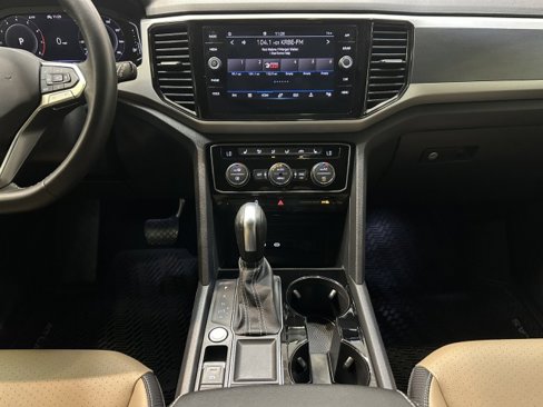 Used 2023 Volkswagen Atlas Cross Sport SE w/ Panoramic Sunroof Package image 15