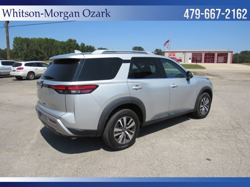 Used 2023 Nissan Pathfinder SL image 11