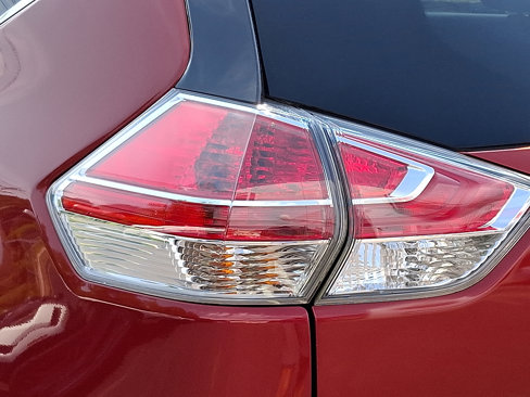 Used 2016 Nissan Rogue S image 11