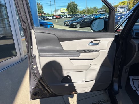 Used 2015 Honda Odyssey EX image 9