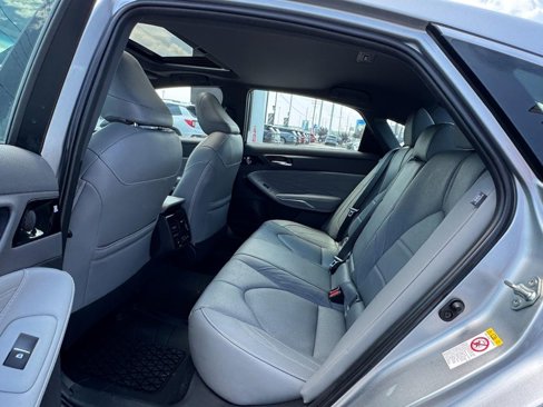 Used 2019 Toyota Avalon Limited image 12