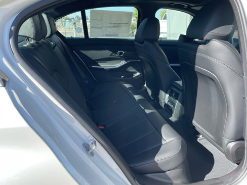 New 2025 BMW 330i Sedan image 9