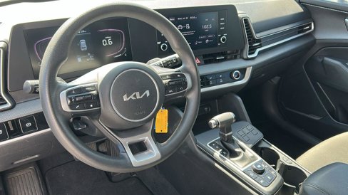 Used 2023 Kia Sportage LX image 18