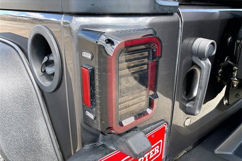 Used 2018 Jeep Wrangler Unlimited Sport S image 19