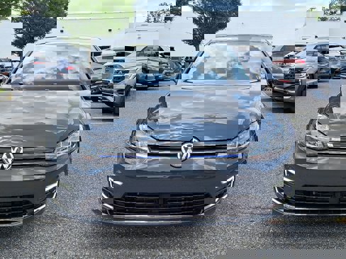 Used 2019 Volkswagen e-Golf SE w/ Driver Assistance Package image 2