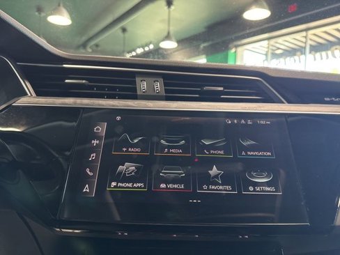 Used 2021 Audi e-tron Premium w/ Convenience Plus Package image 16