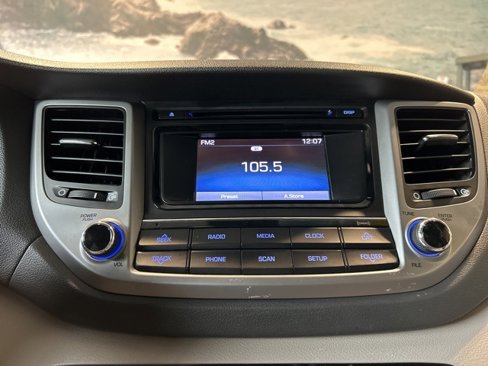Used 2017 Hyundai Tucson Eco w/ Cargo Package image 4