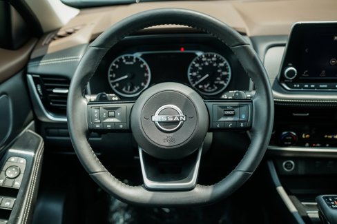 Used 2023 Nissan Rogue SV image 27