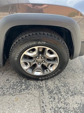 Used 2019 Jeep Cherokee Trailhawk w/ Comfort/Convenience Group image 13