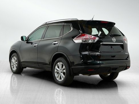 Used 2016 Nissan Rogue SV image 3