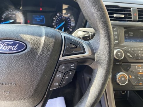 Used 2018 Ford Fusion S image 25