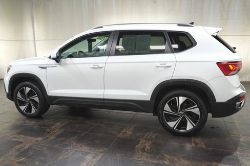 Certified 2024 Volkswagen Taos SE image 8