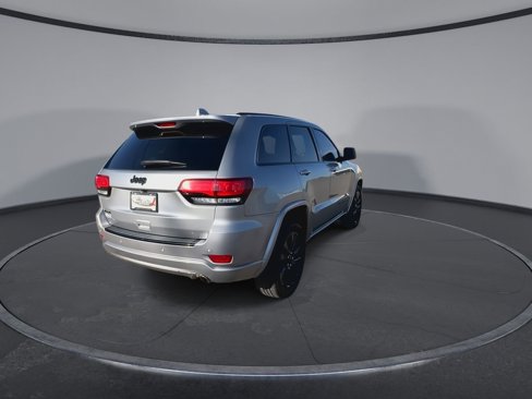 Used 2018 Jeep Grand Cherokee Altitude image 8