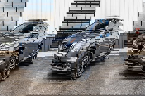 Used 2021 Nissan Rogue SV image 1