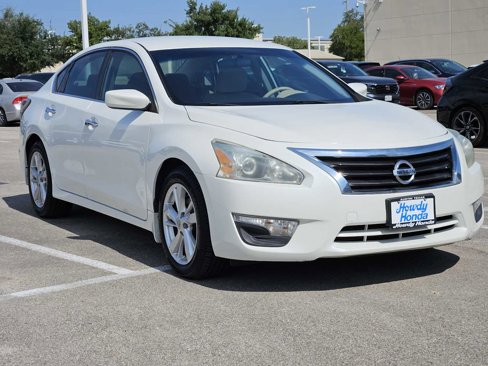 Used 2014 Nissan Altima 2.5 SV image 3