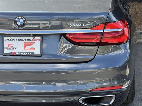 Used 2017 BMW 740e xDrive image 15