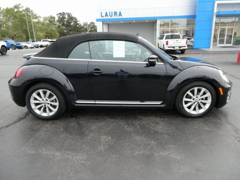 Used 2019 Volkswagen Beetle 2.0T SE image 3