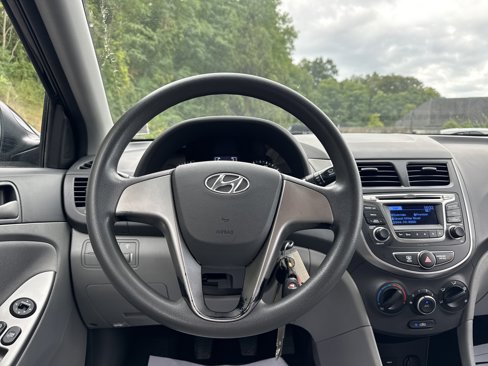 Used 2016 Hyundai Accent SE image 13