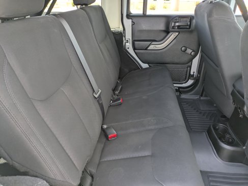 Used 2018 Jeep Wrangler Unlimited Sport w/ Connectivity Group image 14