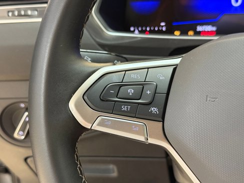 Used 2024 Volkswagen Tiguan SE image 17