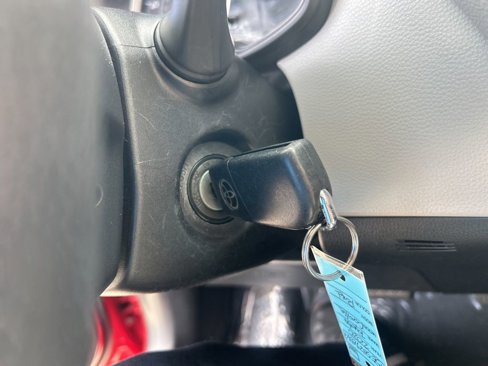 Used 2020 Toyota Corolla LE image 36