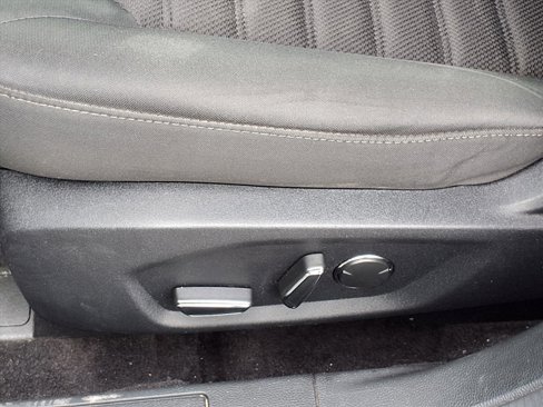 Used 2020 Ford Fusion SE image 4