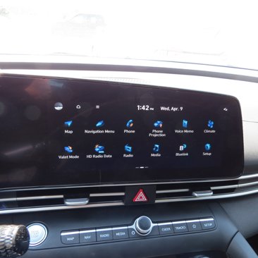 Certified 2023 Hyundai Elantra Limited image 18