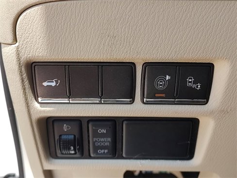 Used 2015 INFINITI QX80 2WD w/ Driver's Assistance Package image 28