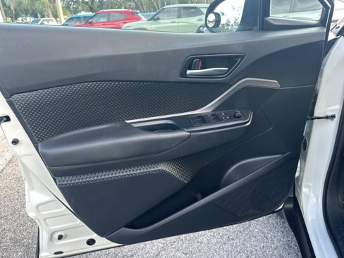 Used 2021 Toyota C-HR LE image 9