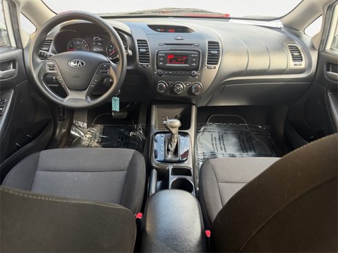 Used 2017 Kia Forte LX image 10