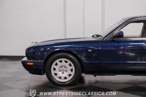 Used 1999 Jaguar XJ8 image 20