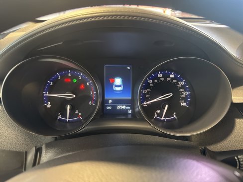Used 2022 Toyota C-HR XLE image 38