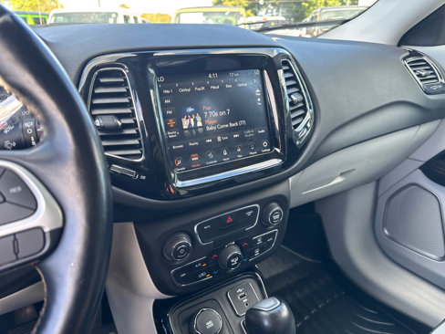 Used 2020 Jeep Compass Limited image 27