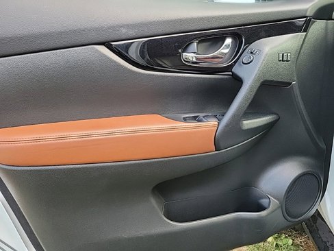Used 2019 Nissan Rogue SL w/ Premium Package image 21