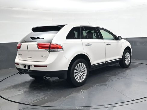 Used 2015 Lincoln MKX FWD image 4